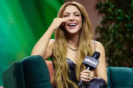 Shakira defiende sus canciones afirmando que es una 'loba herida'.