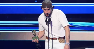 Bad Bunny gan a 'Mejor Artista del Ao' en premios Billboard.