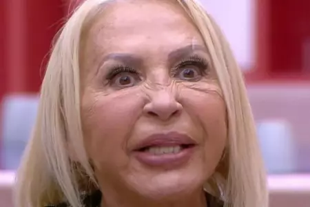 Laura Bozzo sufre incidente durante programa EN VIVO.