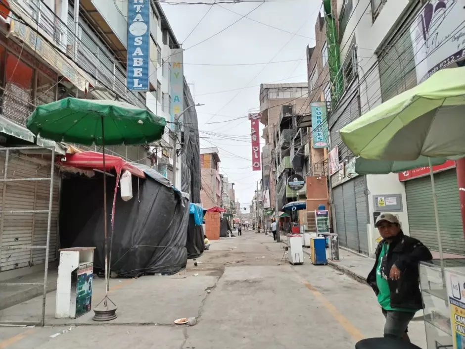 Bajas ventas por el incendio en centro comercial Tacorita