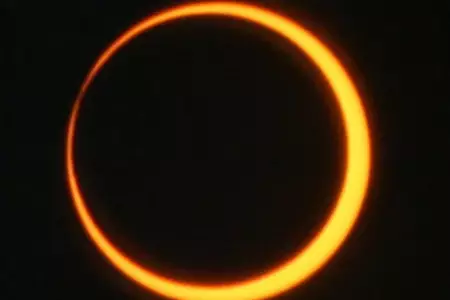 As se vivi el eclipse solar anular en el Per.