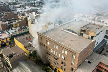 Incendio de almacn en Cercado de Lima.