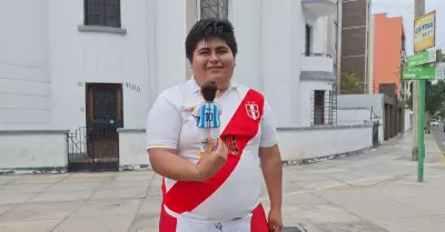 Hincha peruano le hizo mueco a Messi.