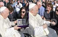 Fiscal de la Nacin en el Vaticano: Difunden fotos de Patricia Benavides junto al Papa Francisco y turistas