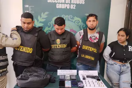 Detienen venezolanos que asaltaban portando arma con logotipo de la Polica Naci