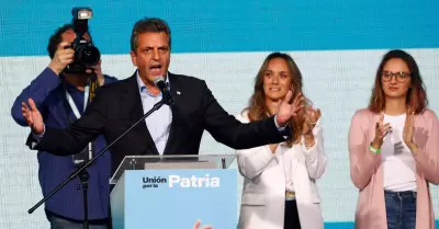 Javier Massa, 'el ministro de la inflacin', gan la primera vuelta en Argentina