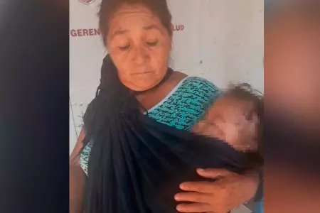 Abuela acudi al hospital con su nieta.