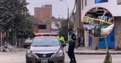 Sujeto detona explosivo al interior de un auto estacionado en Los Olivos.