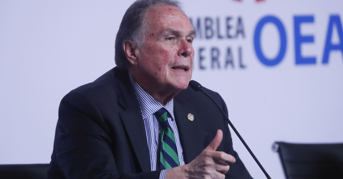 Harold Forsyth a Ana Gervasi: "¡En diplomacia nunca se miente! La mentira tiene patas muy cortas"
