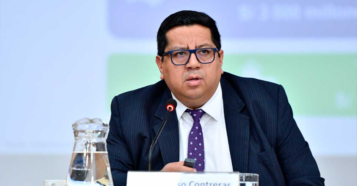 Ministro de Economía rechaza moción de censura contra Vicente Romero: "Agravaría el problema"