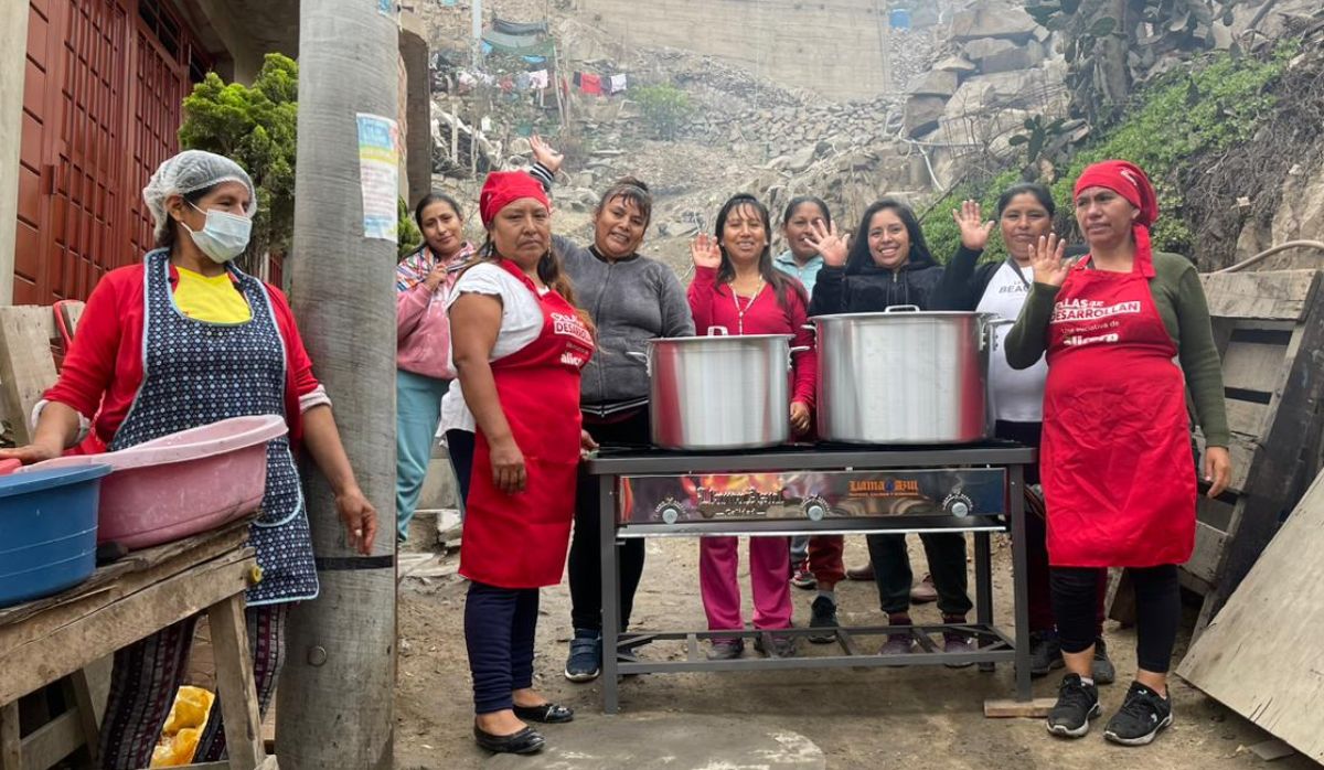 Alicorp y Exitosa regalan una cocina y implementos a olla común 'Alto Paraíso de Rosalí'