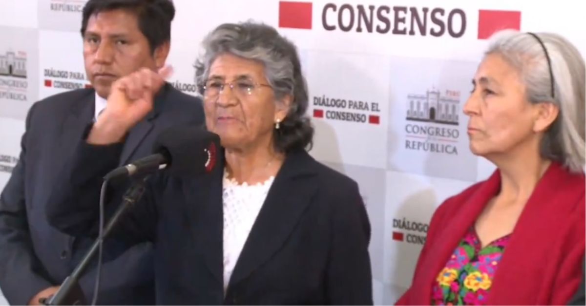 Madre de Vladimir Cerrón defiende a su hijo: "Él no está prófugo, solo conserva su vida"