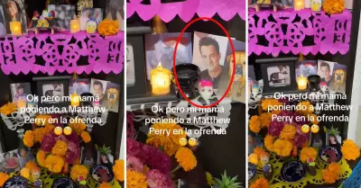 Mujer pone foto de Matthew Perry en su altar de muertos.