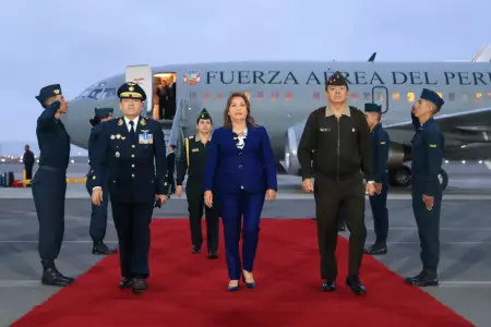 Presidenta Dina Boluarte llega a Lima tras participar en Cumbre APEP