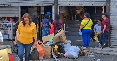 Comerciantes de Tacorita lloran por mercadera incinerada a pocos das de Navida