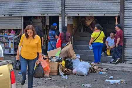 Comerciantes de Tacorita lloran por mercadera incinerada a pocos das de Navida
