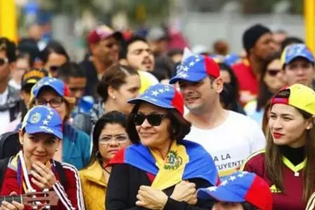 Hay casi un millón de venezolanos regulares en el Perú.