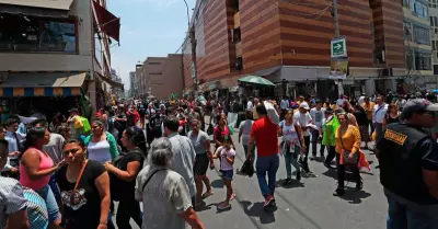 Comerciantes de Mesa Redonda exigen carn de extranjera para contratar personal