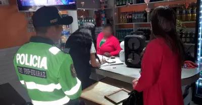 Adolescente es hallada vendiendo licor en cantina en Huaraz