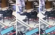 Delincuencia sin lmites! Hombre sin manos apunta con pistola a clientes y asalta joyera: "Robo a pata armada"