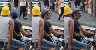 'Chavo' y 'Don Ramn' pasean en moto.