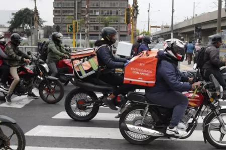 Servicio de delivery en vehculos motorizados.