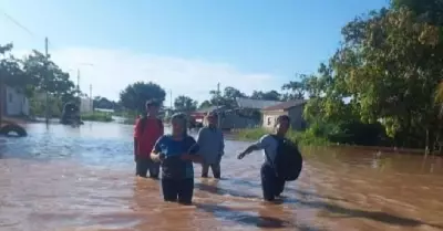 Inundaciones destruyen casas en Ucayali.