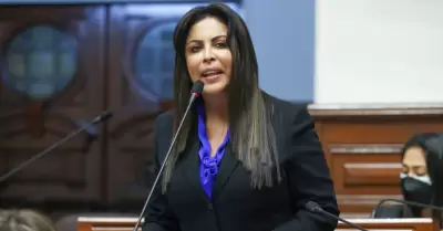 Patricia Chirinos presenta denuncia constitucional contra fiscal Pablo Snchez