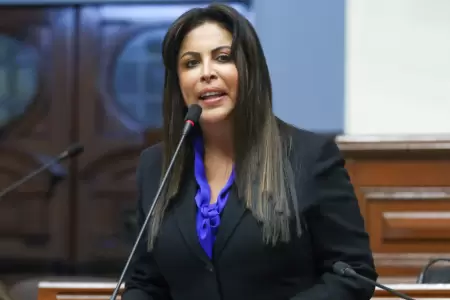 Patricia Chirinos presenta denuncia constitucional contra fiscal Pablo Snchez