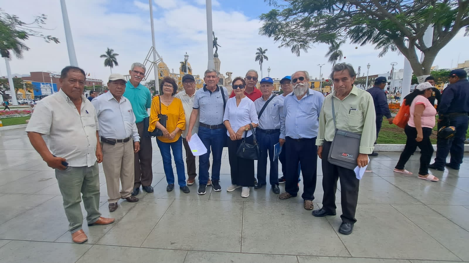 450 pensionistas del sector agricultura exigen ser remunerados en La Libertad