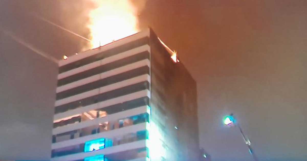 Incendio en Gamarra: Bomberos controlan siniestro en una galería del emporio comercial