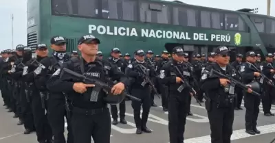 Arriban 50 agentes de la Policía Nacional en Trujillo.