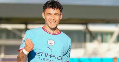 Alexander Robertson con Manchester City en 2023.