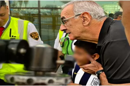 Jorge Fossati tiene gesto carioso hacia un pequeo hincha de Alianza Lima