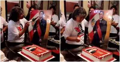 Madre de prfugo Vladimir Cerrn celebra su cumpleaos