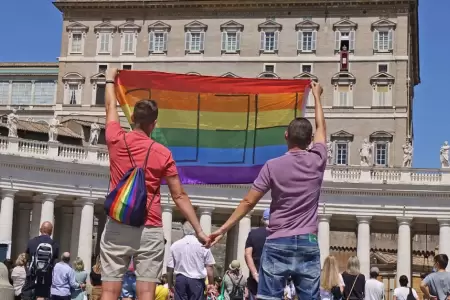 El Vaticano acepta la bendicin de parejas homesexuales