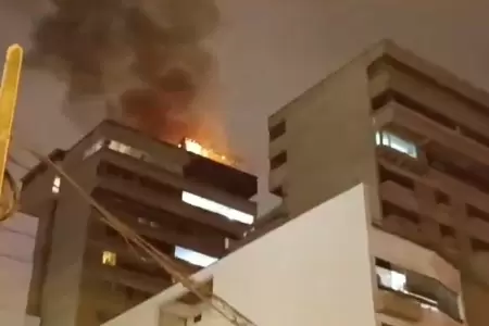 Controlan incendio en calle Alcanfores, en Miraflores.