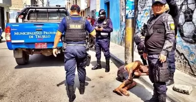 Extranjero acusado de matar a joven est suelto y atemoriza a ciudadanos