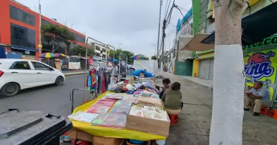 Ambulantes regresan a vender a la avenida Espaa tras ser desalojados 24 horas a