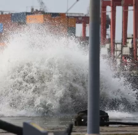 Marina de Guerra reporta cierre de puertos por oleajes an�malos.