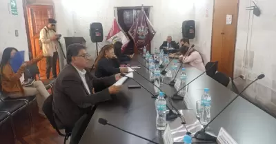 Suspenden eleccin del presidente del Consejo Regional de Arequipa.