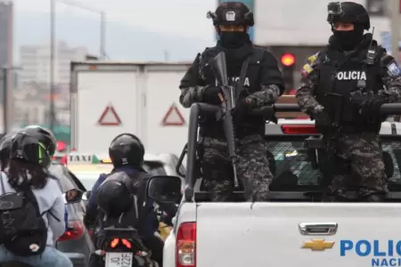 Fallecen dos policas ecuatorianos en conflicto armado interno.