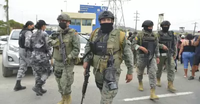 Ecuador amanece "ms tranquilo" tras salida de militares a las calles.