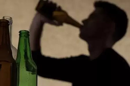 OMS afirma que consumo moderado de alcohol causa cáncer