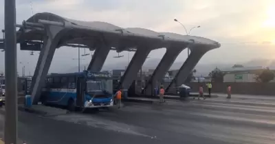 Rutas de Lima contina cobrando peajes a conductores en Puente Piedra.