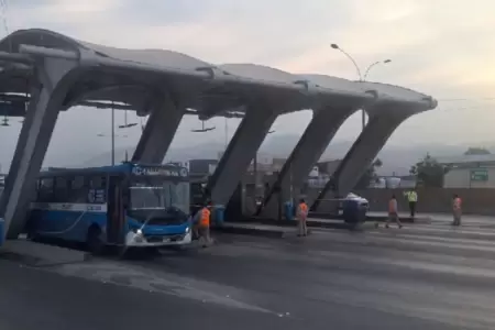 Rutas de Lima contina cobrando peajes a conductores en Puente Piedra.