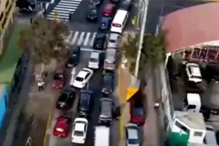 Reportan trfico intenso tras cierre de tramo de av. Colonial.