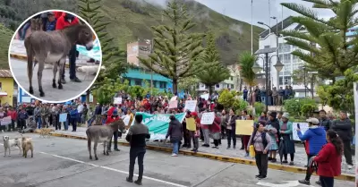 Pobladores protestan contra alcalde de Paucartambo.