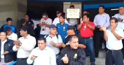 Trabajadores de Ministerio Pblico de Lambayeque exigen sus sueldos.