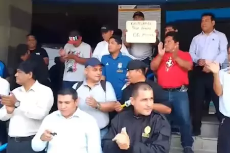 Trabajadores de Ministerio Público de Lambayeque exigen sus sueldos.